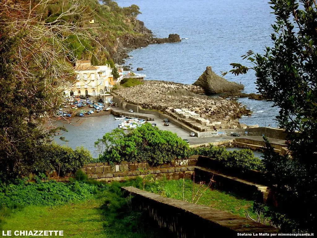 Casa Vicolo Del Poeta Acireale Bed and Breakfast Italia